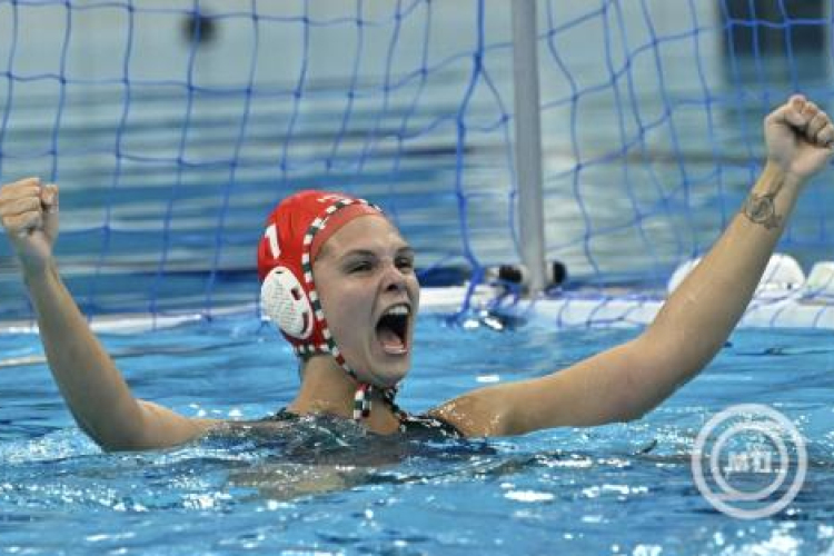 Vizes vb - Az olimpiai bajnok kiütésével döntőben a női vízilabda-válogatott