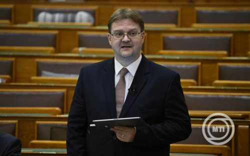 Kegyelmi ügy - Répássy Róbert: szabályos, de nem szokásos eljárásban történt a miniszteri ellenjegyzés