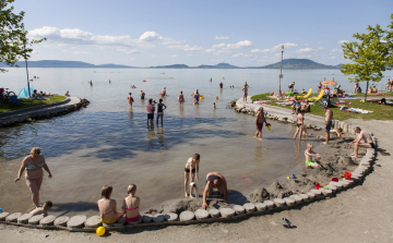 Valamennyi balatoni strandon kiváló vagy jó a vízminőség