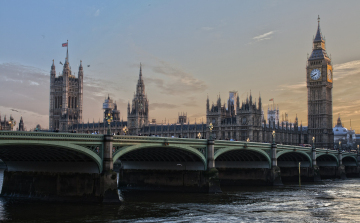 Enyhítették a terrorellenes készültséget Nagy-Britanniában