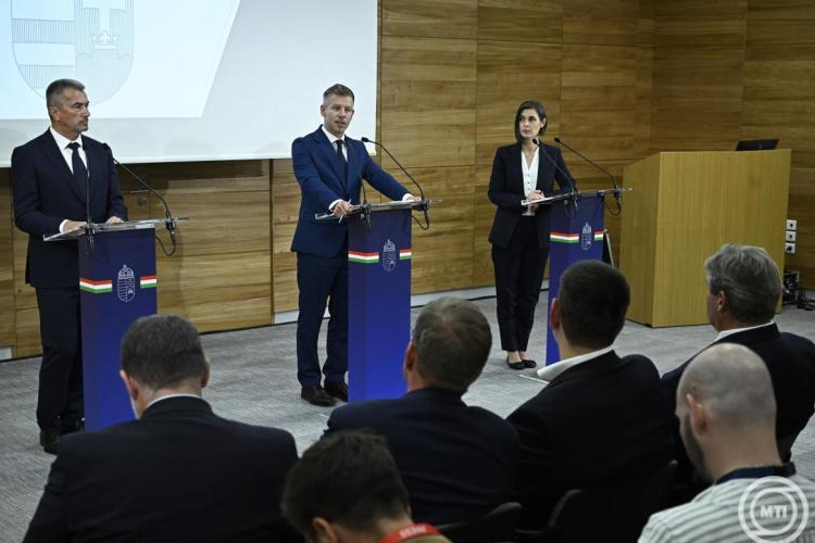 Paks - Magyar Péter: évtizedek óta nem látott mértékű energetikai beruházások indulnak