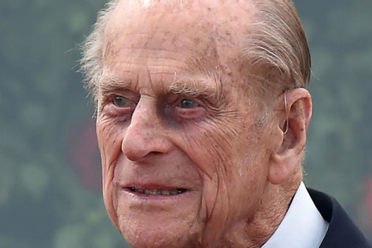 Fülöp herceg elnézést kért autóbalesetének sérültjétől